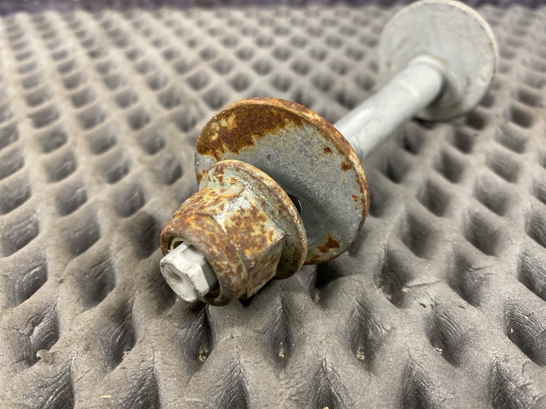 Болт развальный, 710 рублей, Красноярск