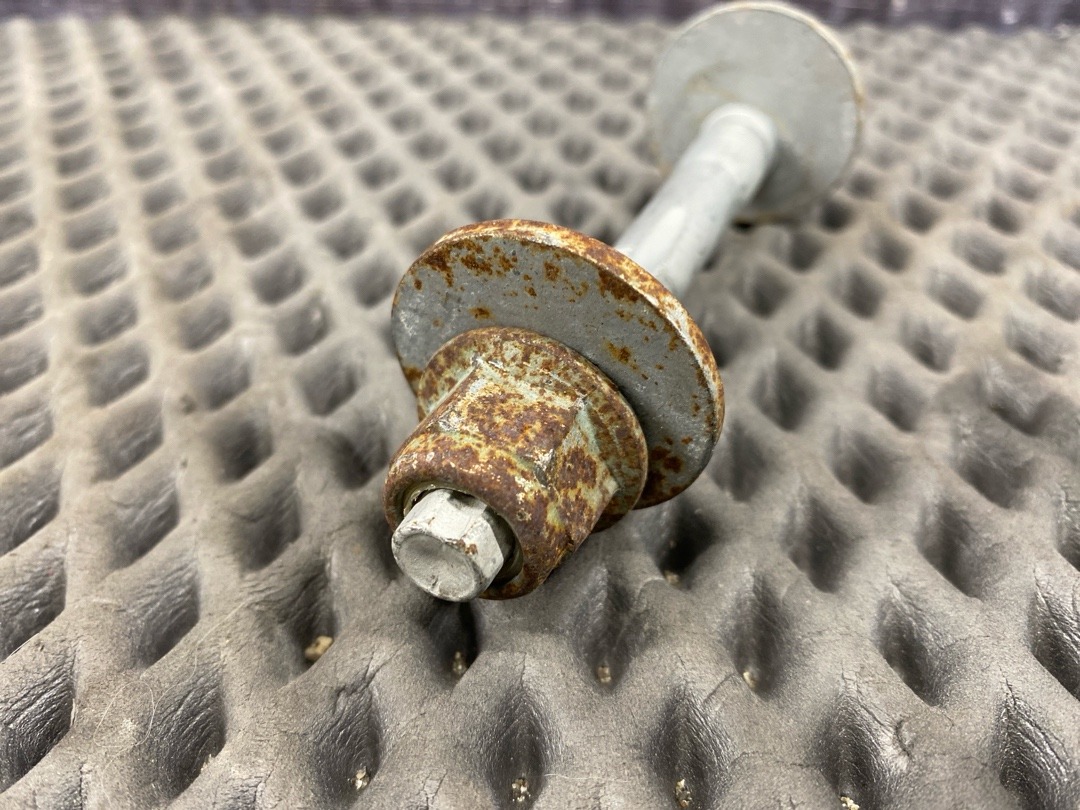 Болт развальный, 710 рублей, Красноярск