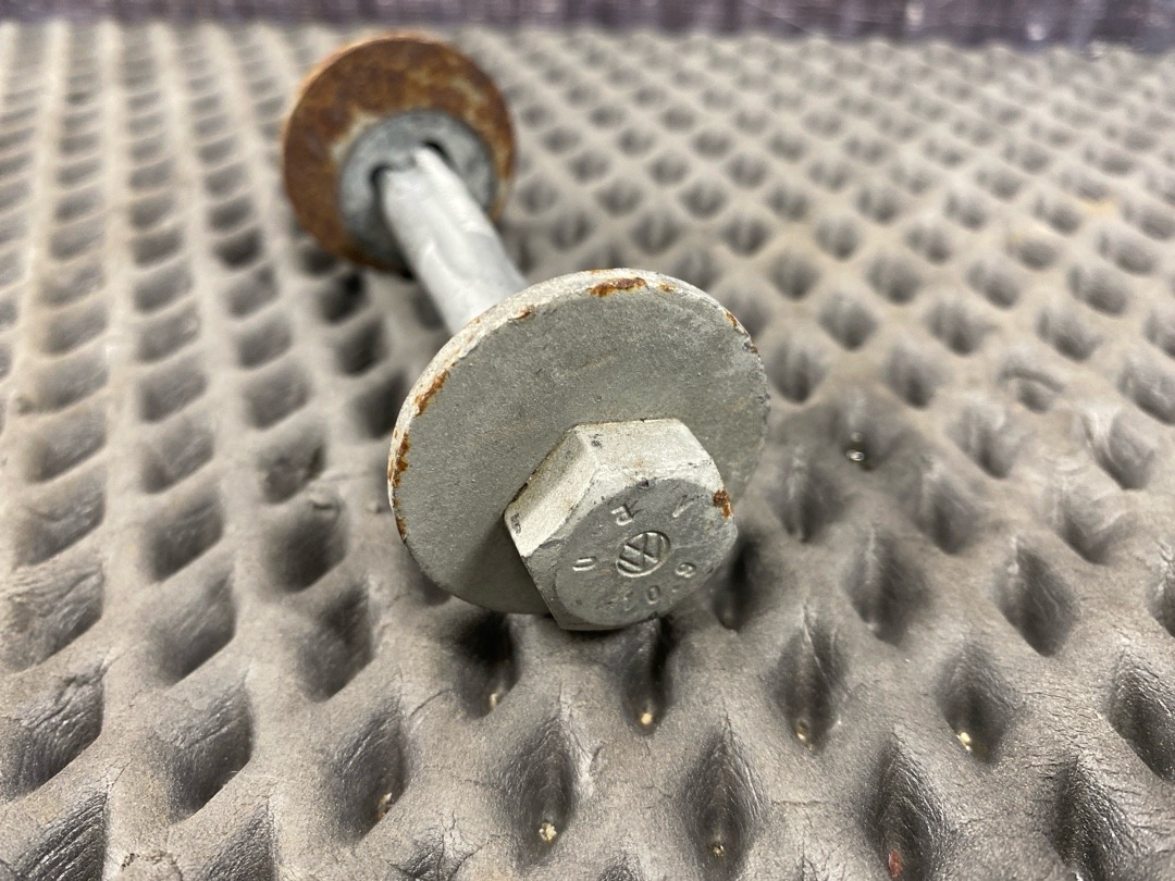 Болт развальный, 710 рублей, Красноярск