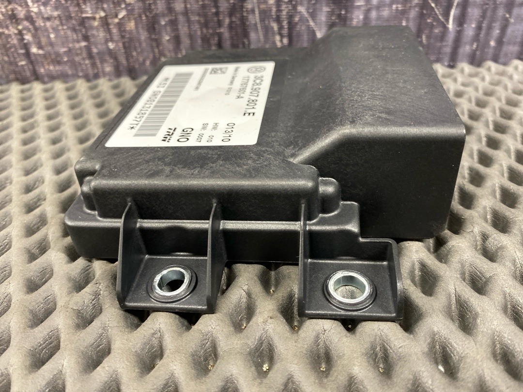 Блок управления парковочным тормозом, 3860 рублей, Красноярск