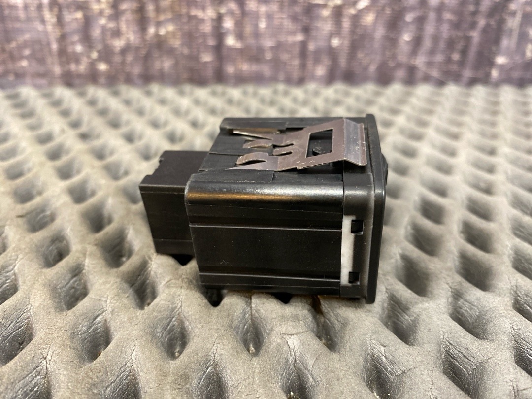 Кнопка яркости подсветки, 520 рублей, Красноярск