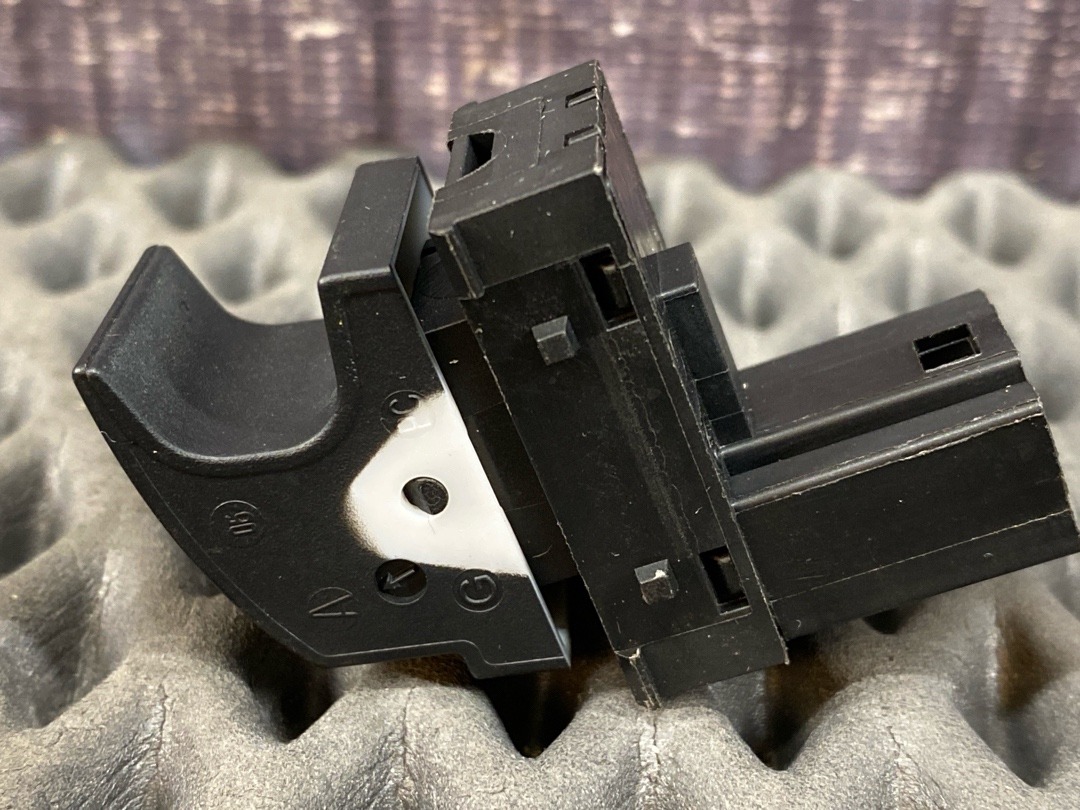 Кнопка стеклоподъемника, 730 рублей, Красноярск