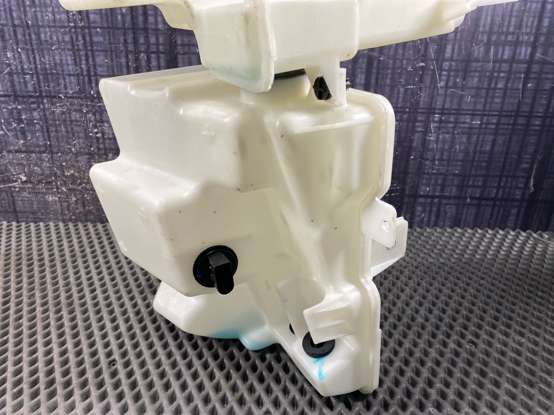 Бачок омывателя, 3370 рублей, Красноярск