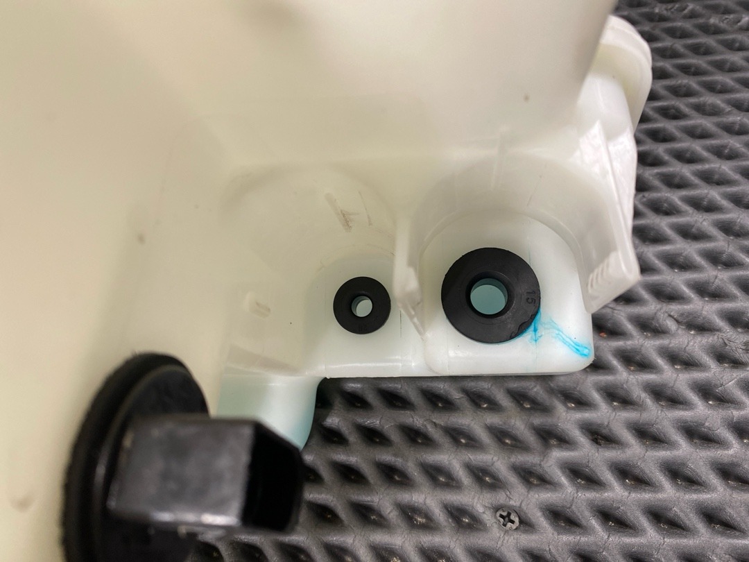 Бачок омывателя, 3370 рублей, Красноярск