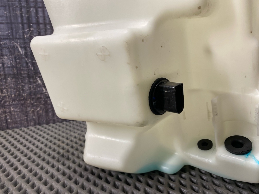 Бачок омывателя, 3370 рублей, Красноярск