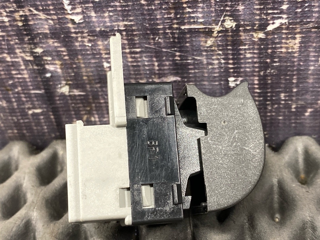 Кнопка стеклоподъемника, 342 рублей, Красноярск