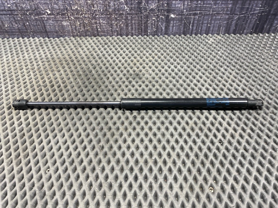 Амортизатор багажника, 880 рублей, Красноярск