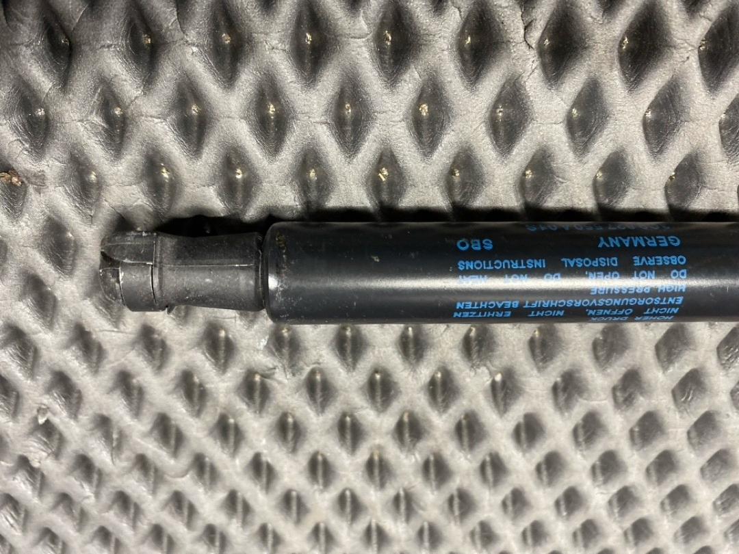 Амортизатор багажника, 880 рублей, Красноярск