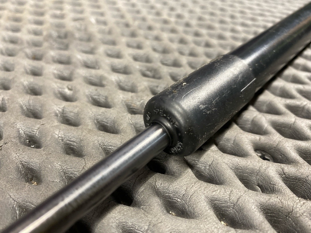 Амортизатор багажника, 880 рублей, Красноярск