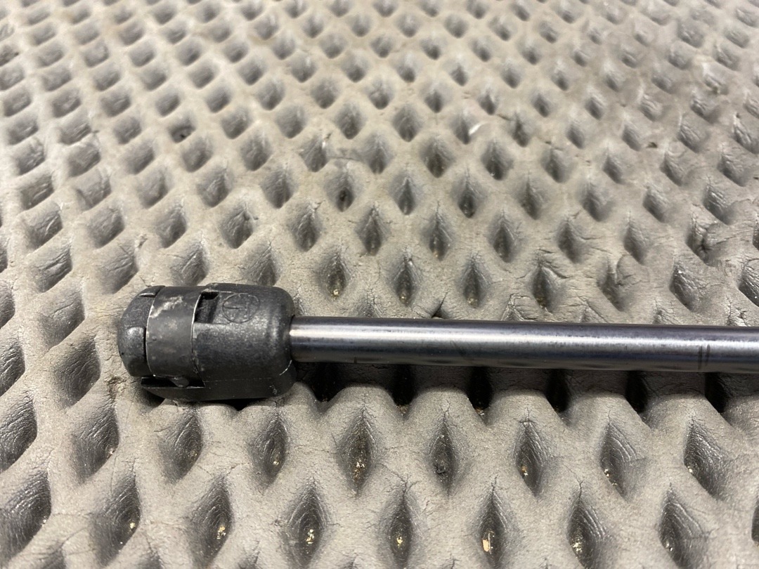 Амортизатор багажника, 880 рублей, Красноярск