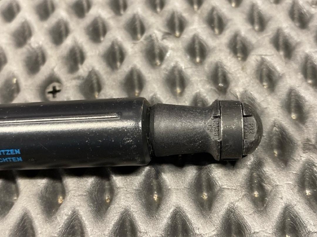 Амортизатор багажника, 880 рублей, Красноярск