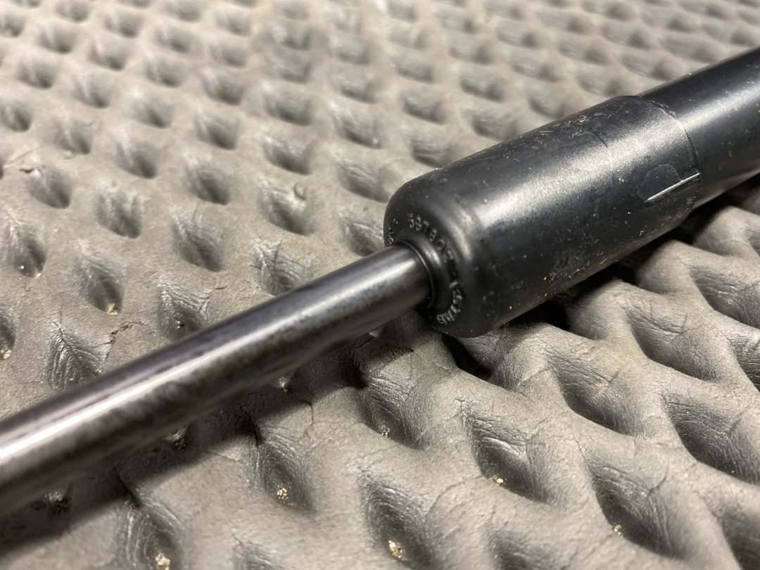 Амортизатор багажника, 880 рублей, Красноярск