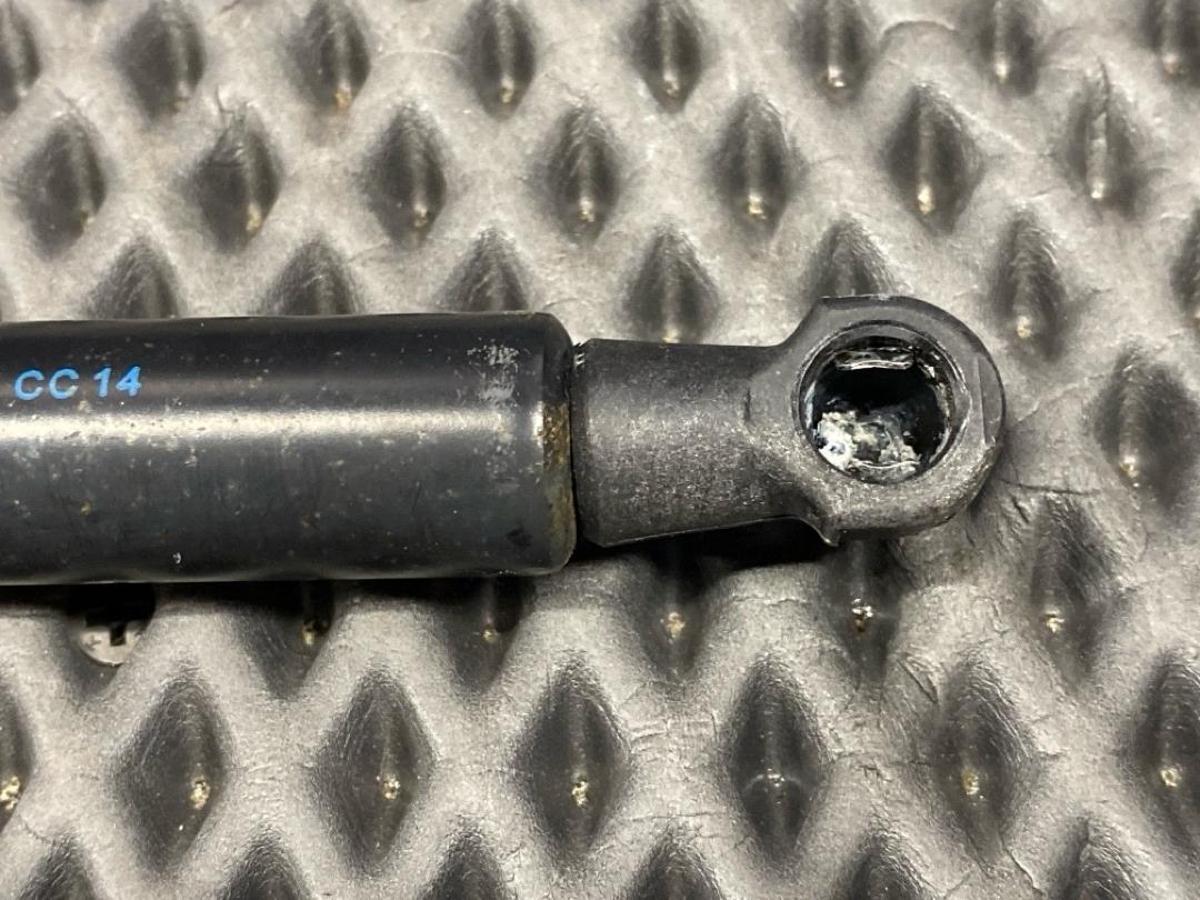 Амортизатор багажника, 880 рублей, Красноярск