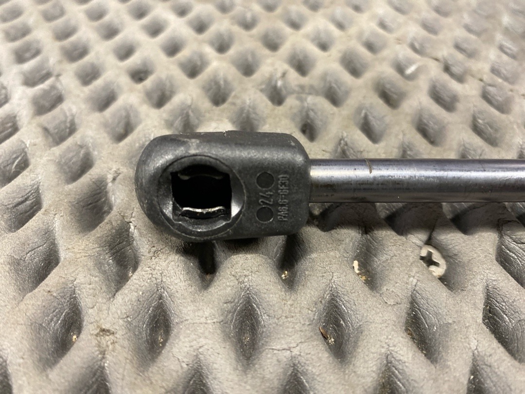 Амортизатор багажника, 880 рублей, Красноярск