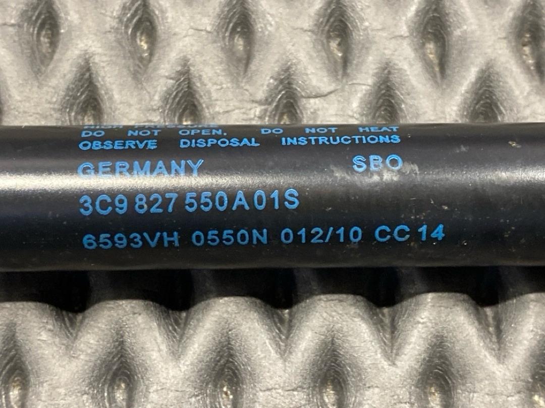 Амортизатор багажника, 880 рублей, Красноярск