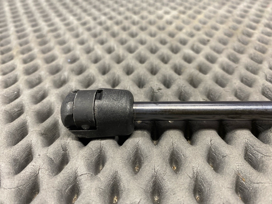 Амортизатор багажника, 880 рублей, Красноярск