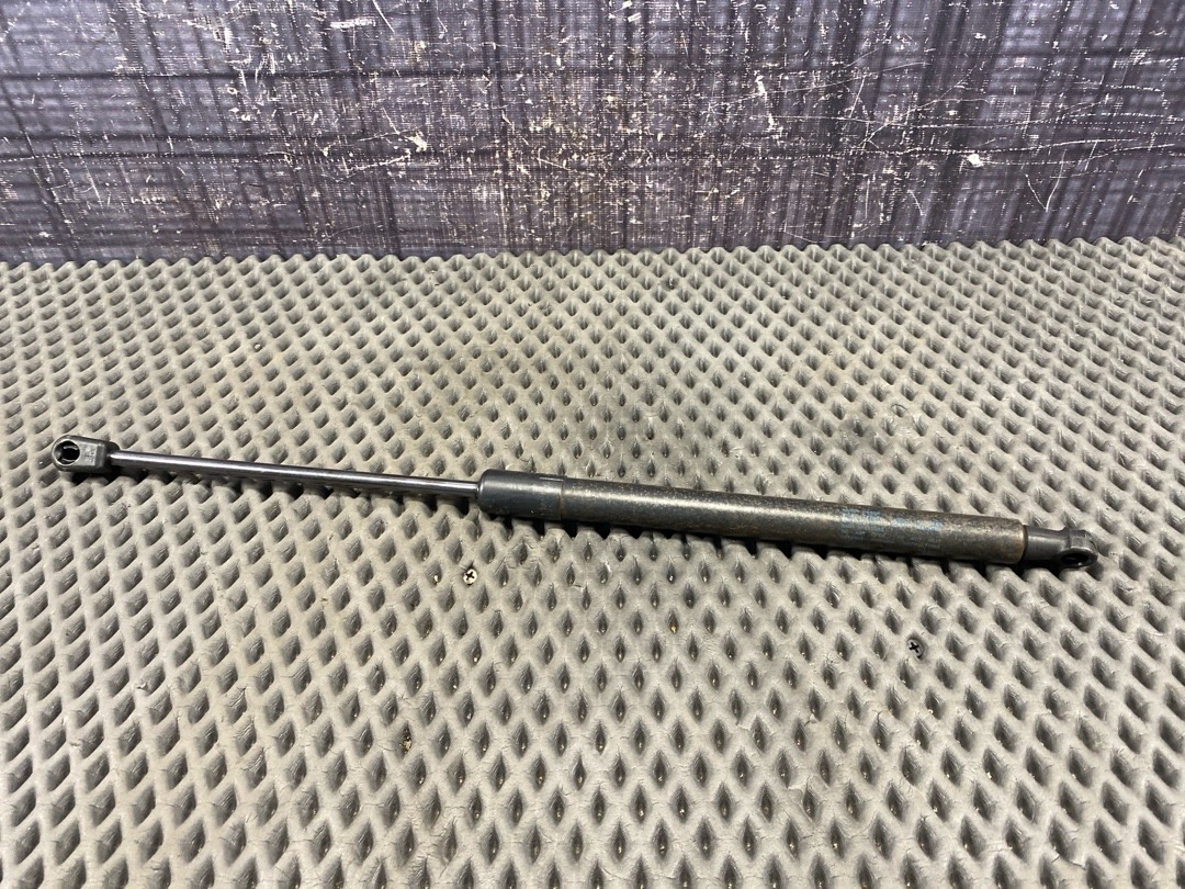 Амортизатор багажника, 880 рублей, Красноярск