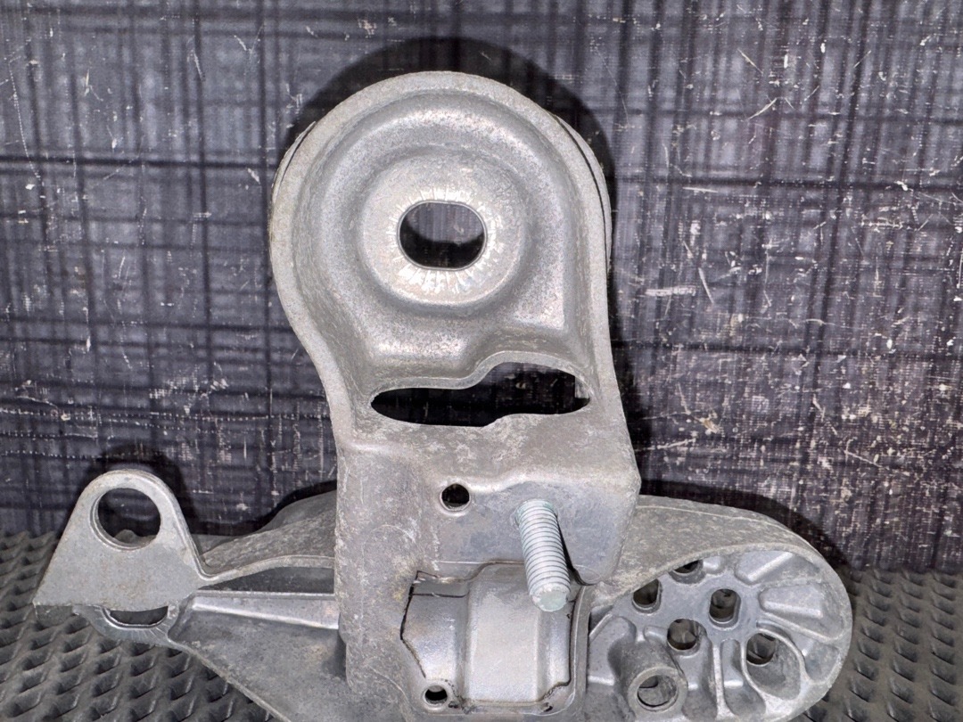 Кронштейн двигателя, 666 рублей, Красноярск