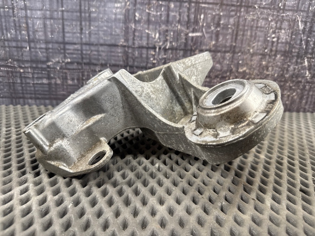 Кронштейн двигателя, 666 рублей, Красноярск