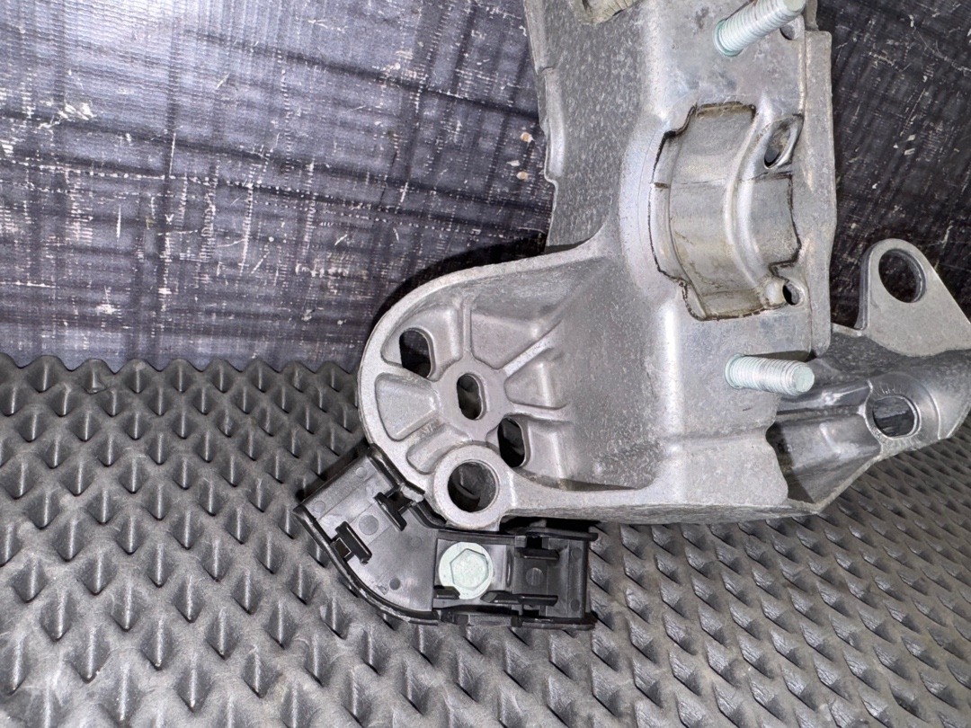 Кронштейн двигателя, 666 рублей, Красноярск