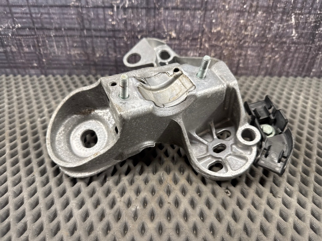 Кронштейн двигателя, 666 рублей, Красноярск