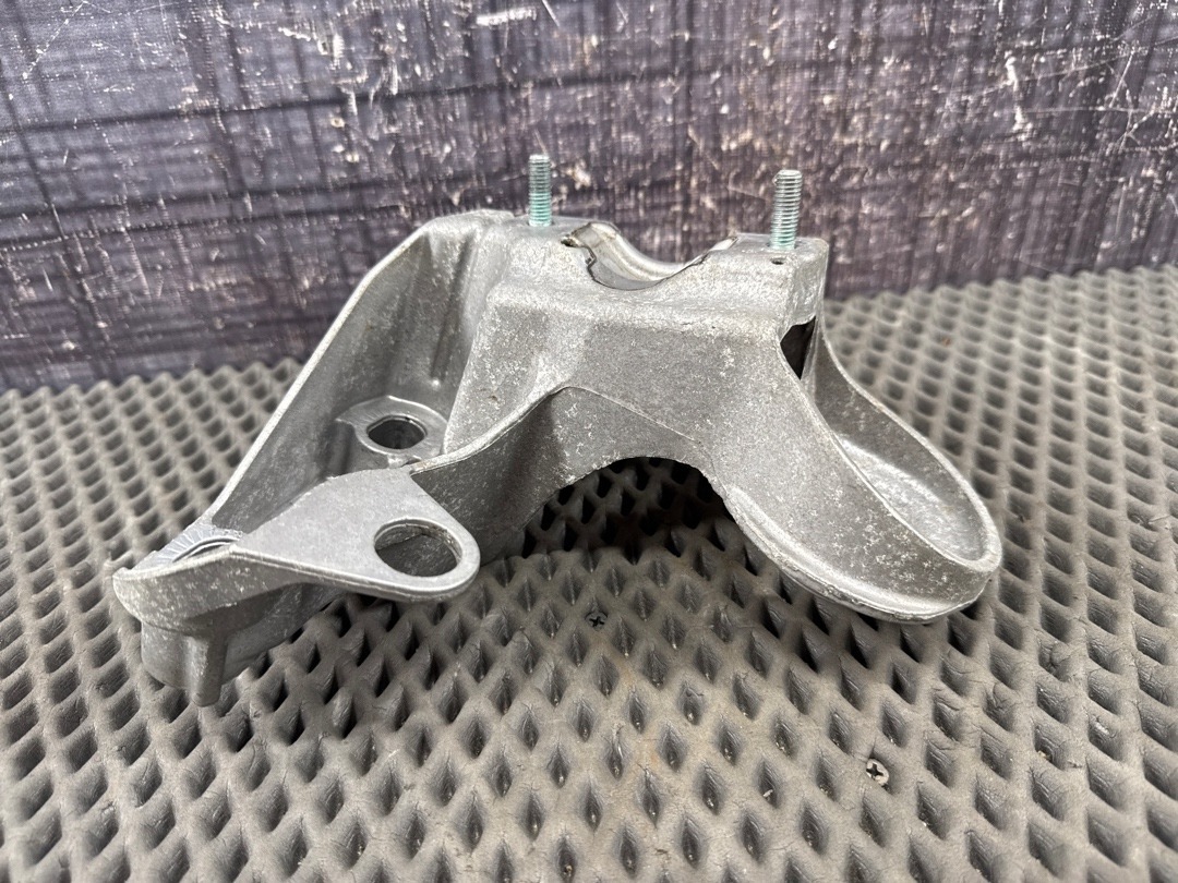 Кронштейн двигателя, 666 рублей, Красноярск