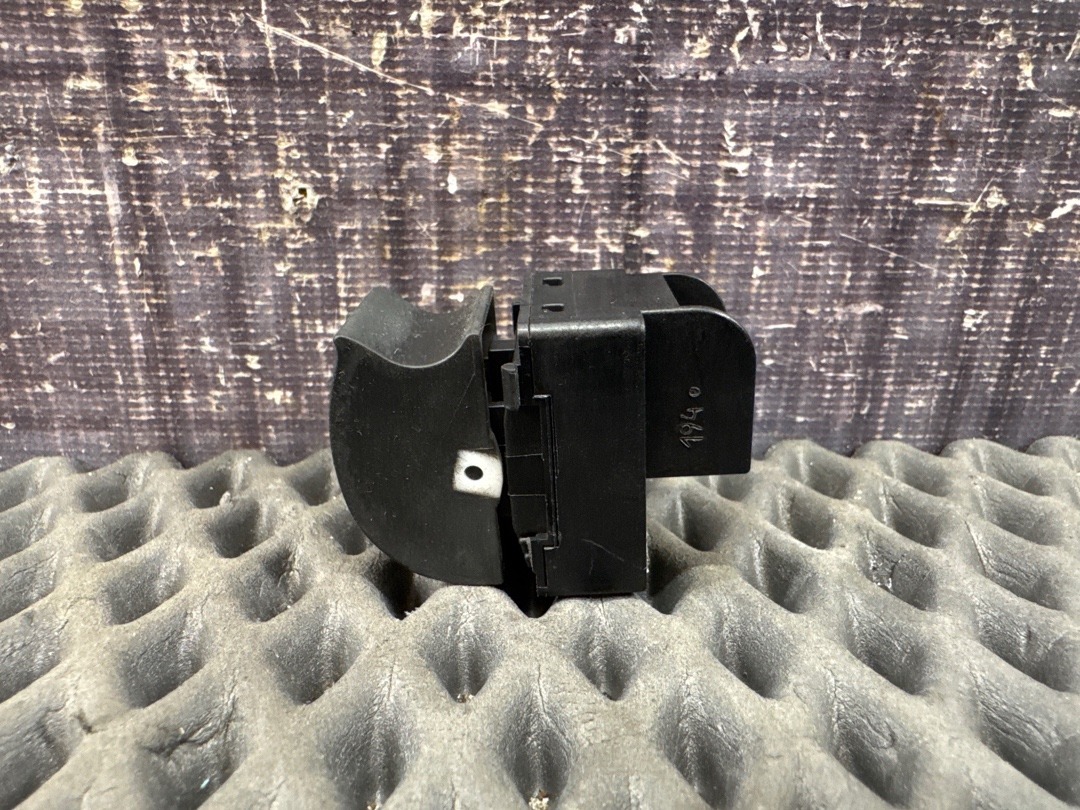 Кнопка стеклоподъемника, 216 рублей, Красноярск