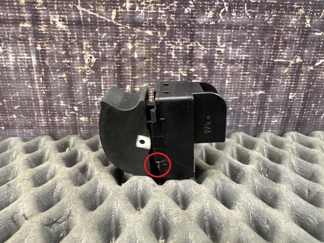 Кнопка стеклоподъемника, 216 рублей, Красноярск