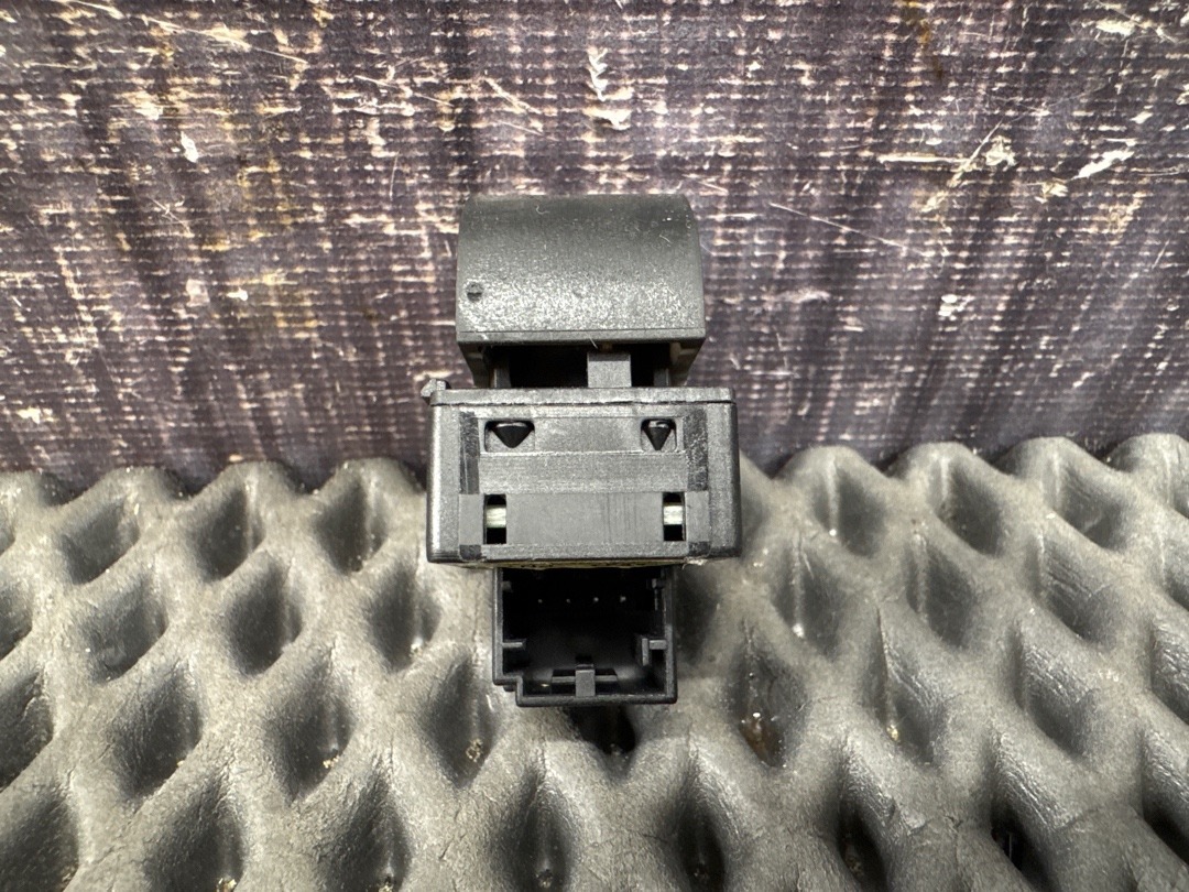 Кнопка стеклоподъемника, 216 рублей, Красноярск