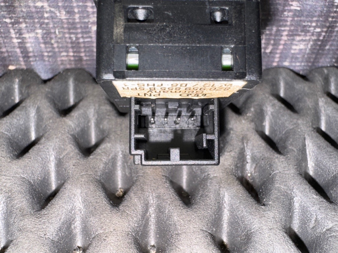 Кнопка стеклоподъемника, 216 рублей, Красноярск