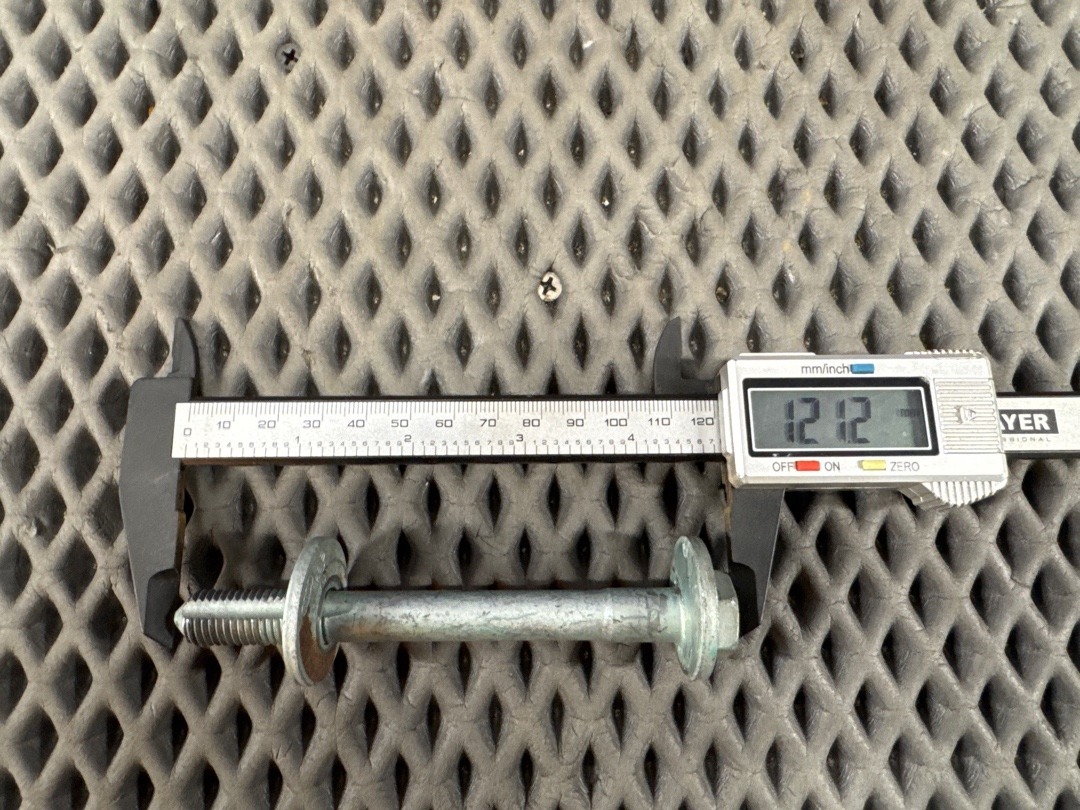 Болт развальный, 492 рублей, Красноярск