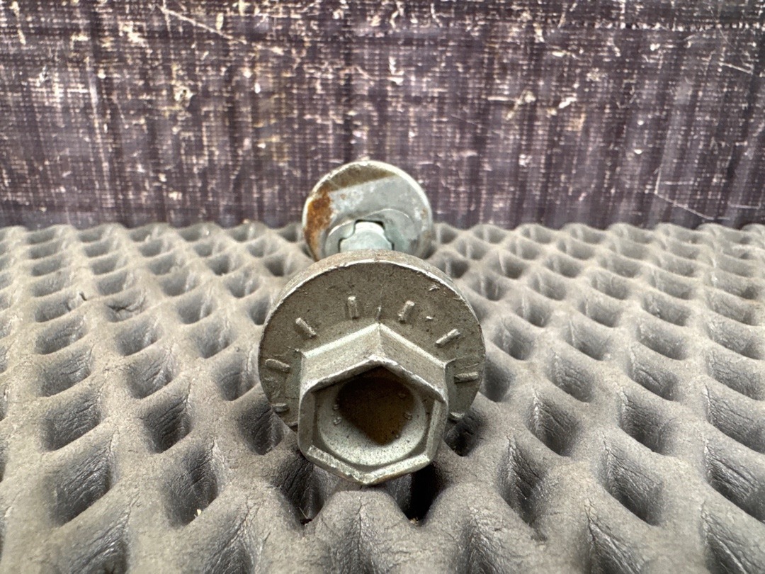 Болт развальный, 492 рублей, Красноярск