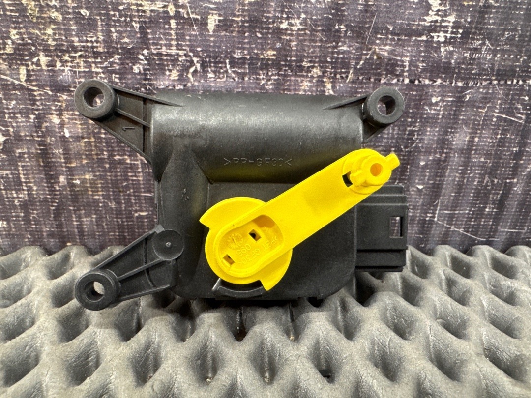 Мотор заслонки печки, 636 рублей, Красноярск