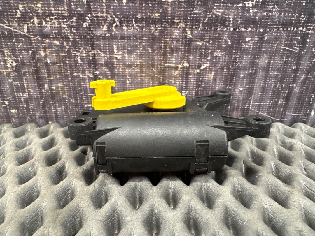 Мотор заслонки печки, 636 рублей, Красноярск