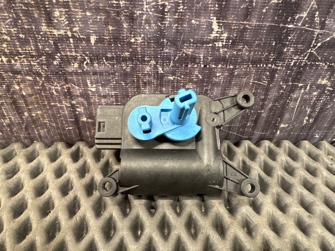 Мотор заслонки печки, 636 рублей, Красноярск