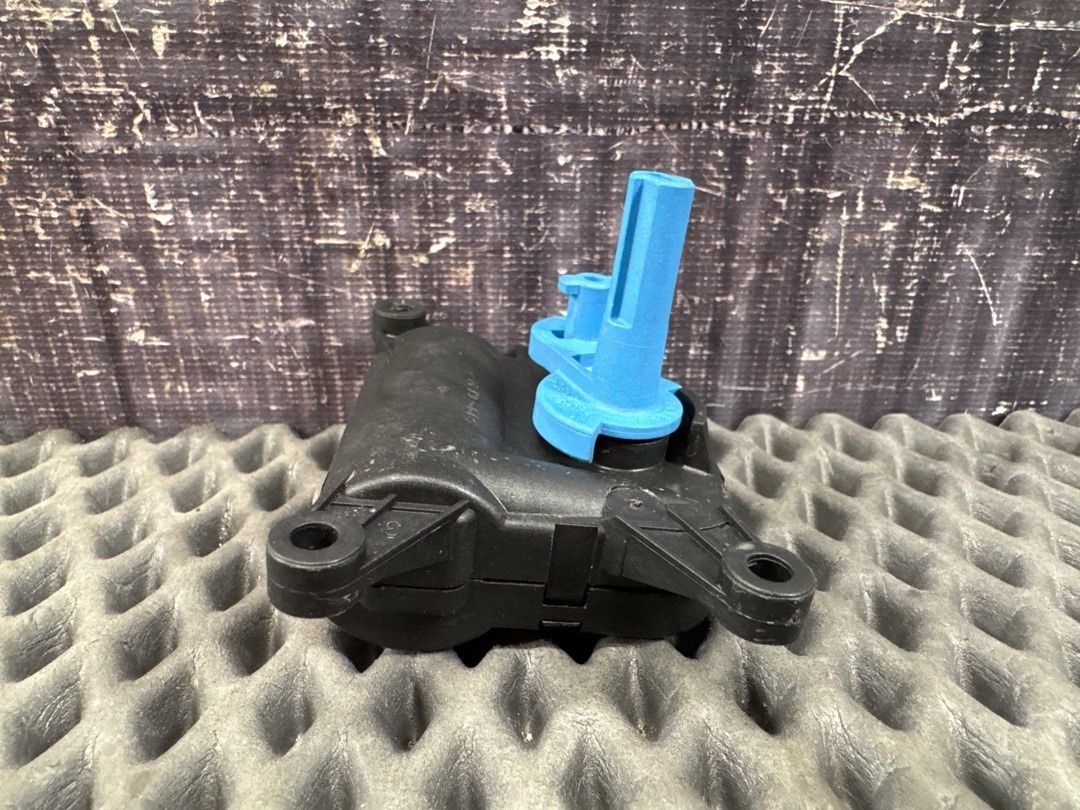 Мотор заслонки печки, 636 рублей, Красноярск