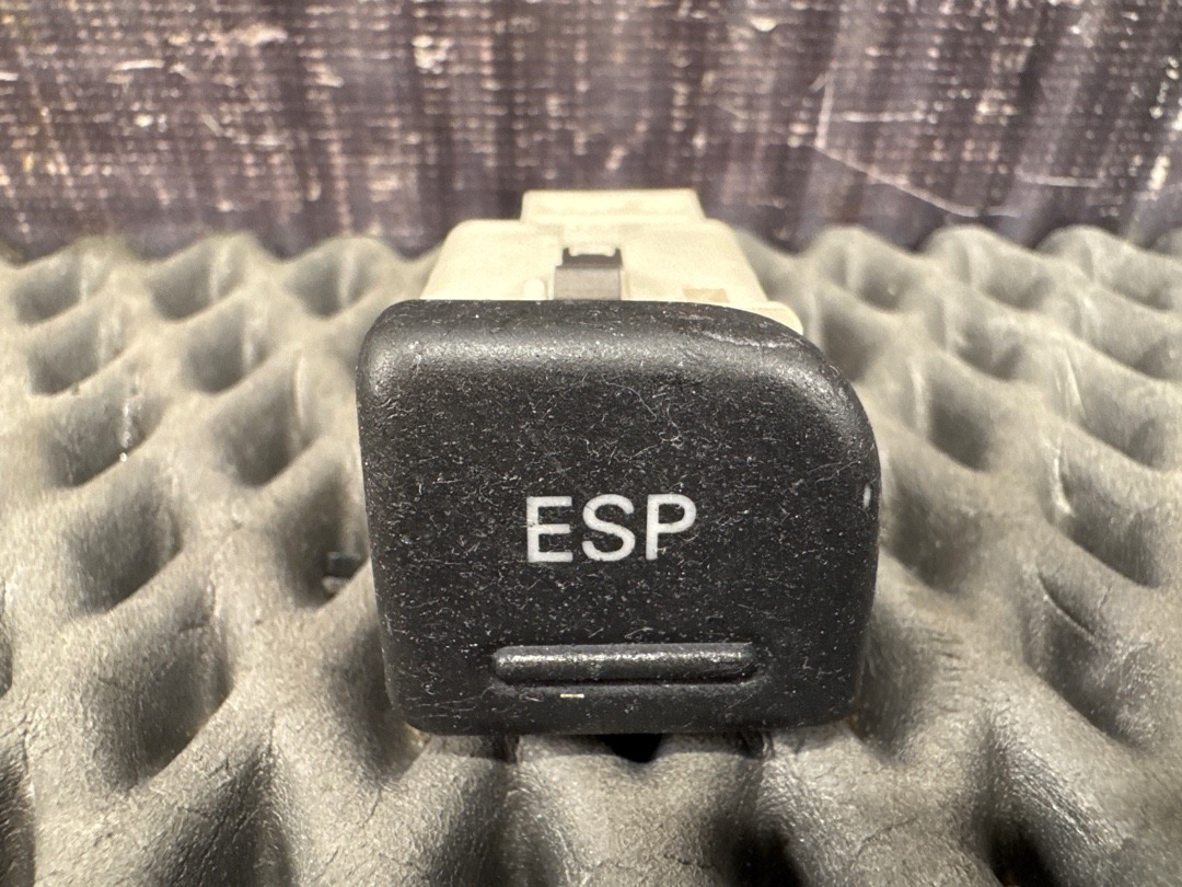 Кнопка ESP, 252 рублей, Красноярск