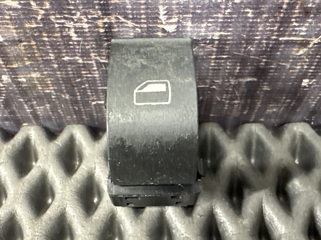 Кнопка стеклоподъемника, 216 рублей, Красноярск