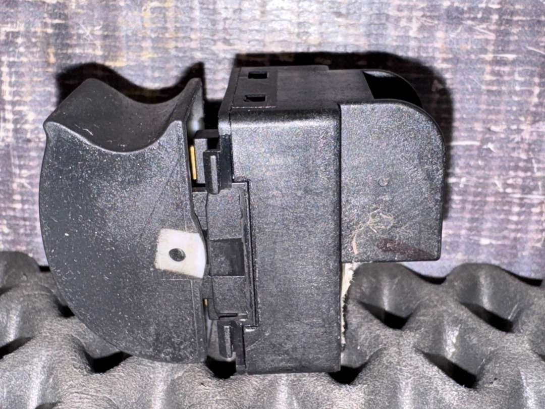 Кнопка стеклоподъемника, 216 рублей, Красноярск