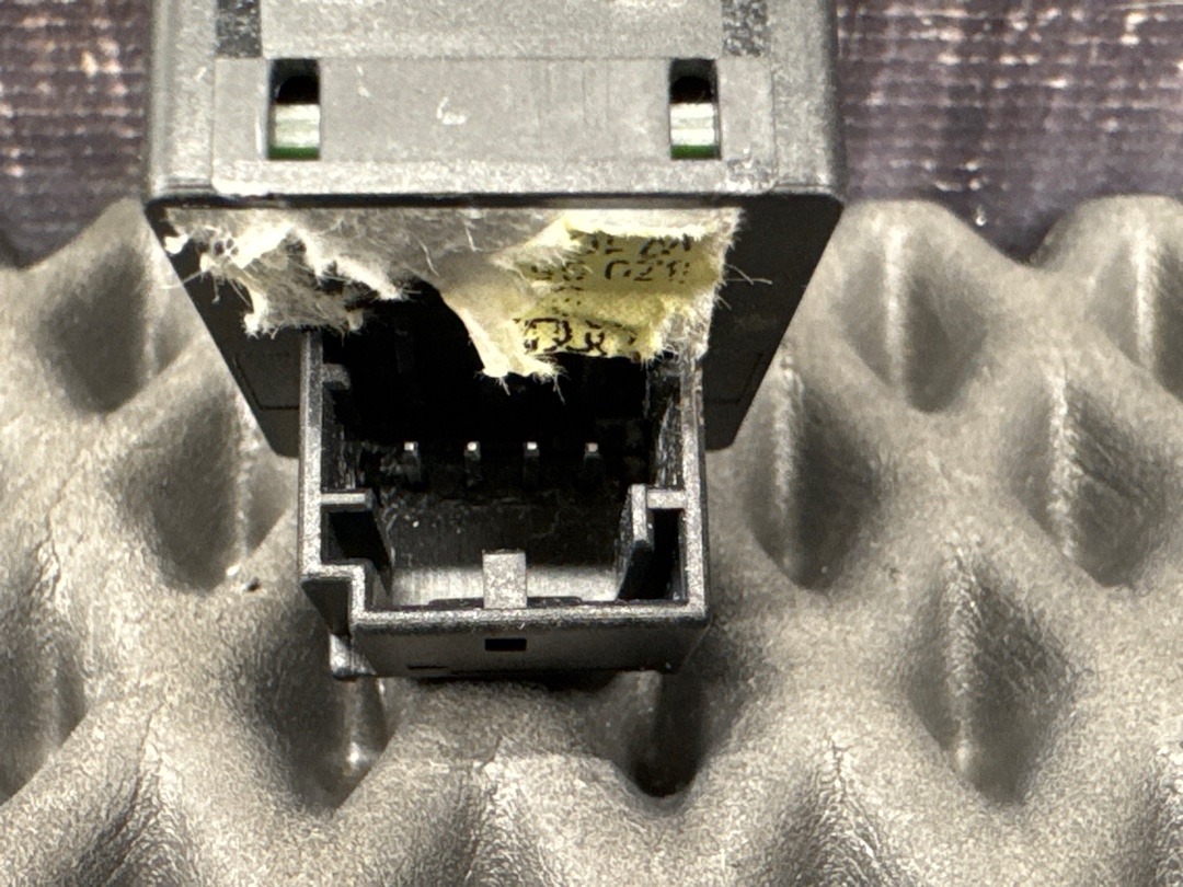 Кнопка стеклоподъемника, 216 рублей, Красноярск