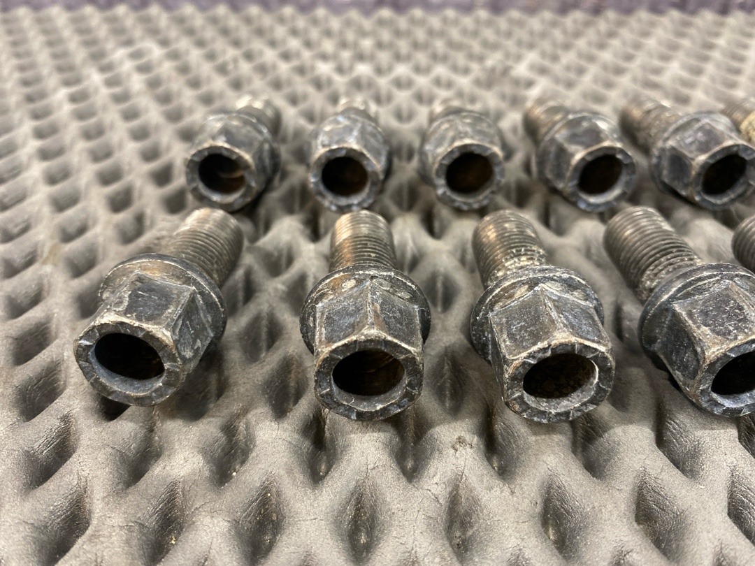 Комплект колесных болтов, 1722 рублей, Красноярск