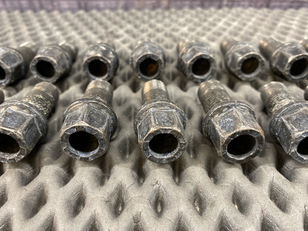 Комплект колесных болтов, 1722 рублей, Красноярск