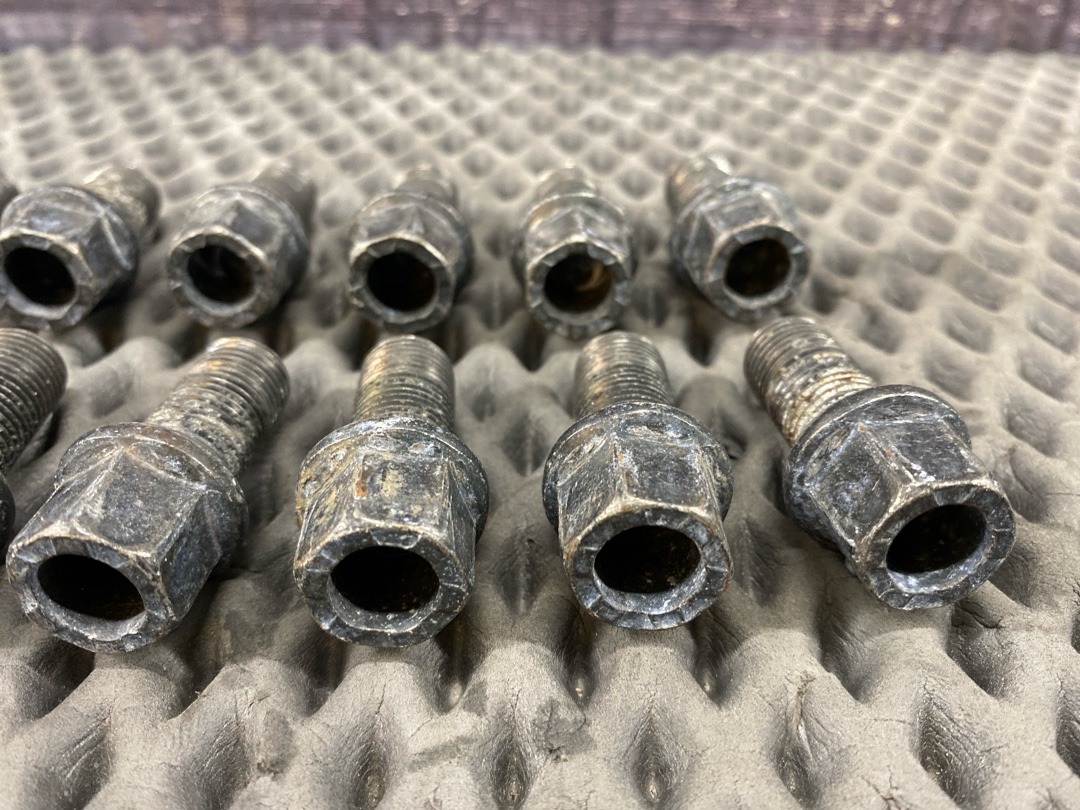 Комплект колесных болтов, 1722 рублей, Красноярск