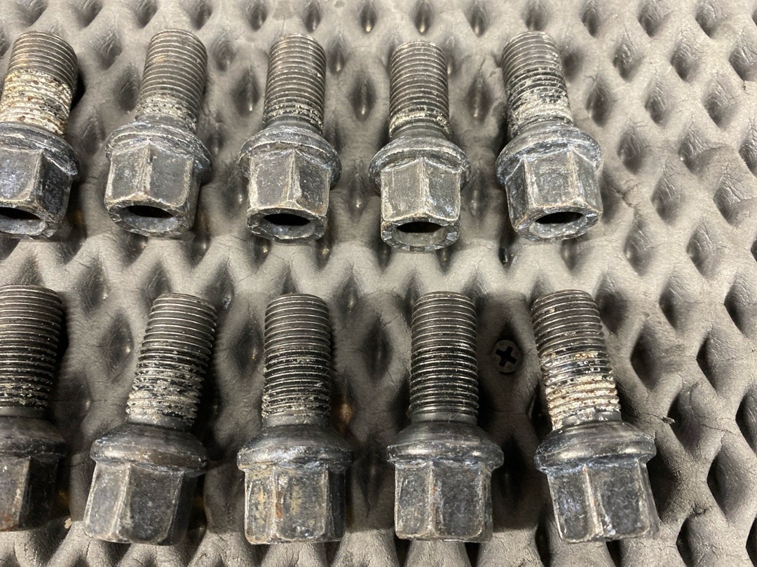 Комплект колесных болтов, 1722 рублей, Красноярск