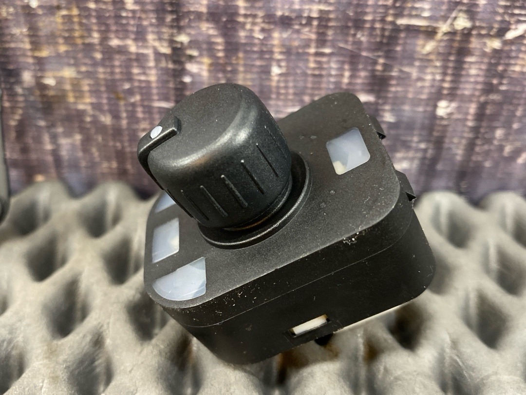 Кнопка регулировки зеркал, 732 рублей, Красноярск