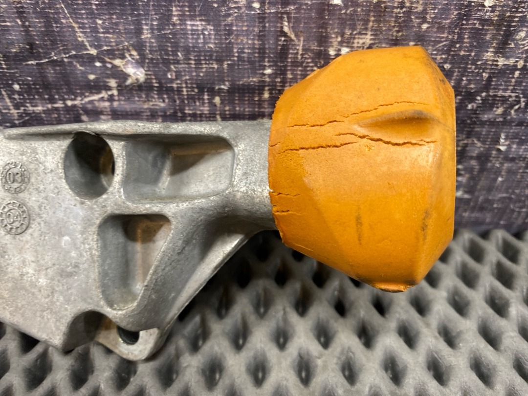 Кронштейн двигателя, 972 рублей, Красноярск