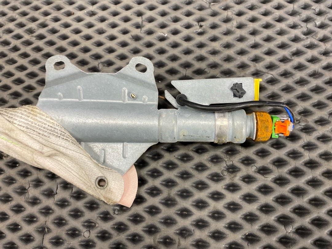 Подушка безопасности, 792 рублей, Красноярск