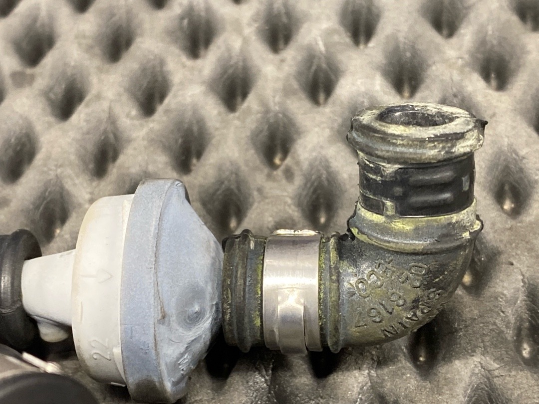 Клапан вентиляции топливного бака, 1602 рублей, Красноярск