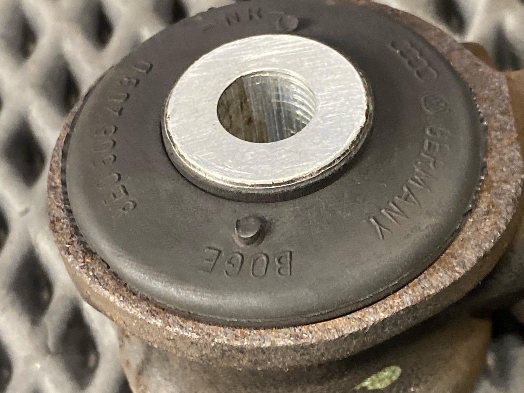 Поворотный кулак, 2406 рублей, Красноярск