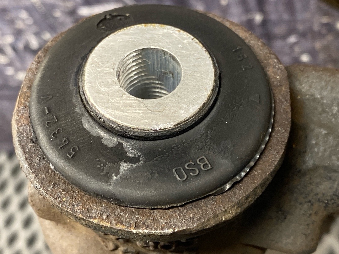 Поворотный кулак, 2406 рублей, Красноярск